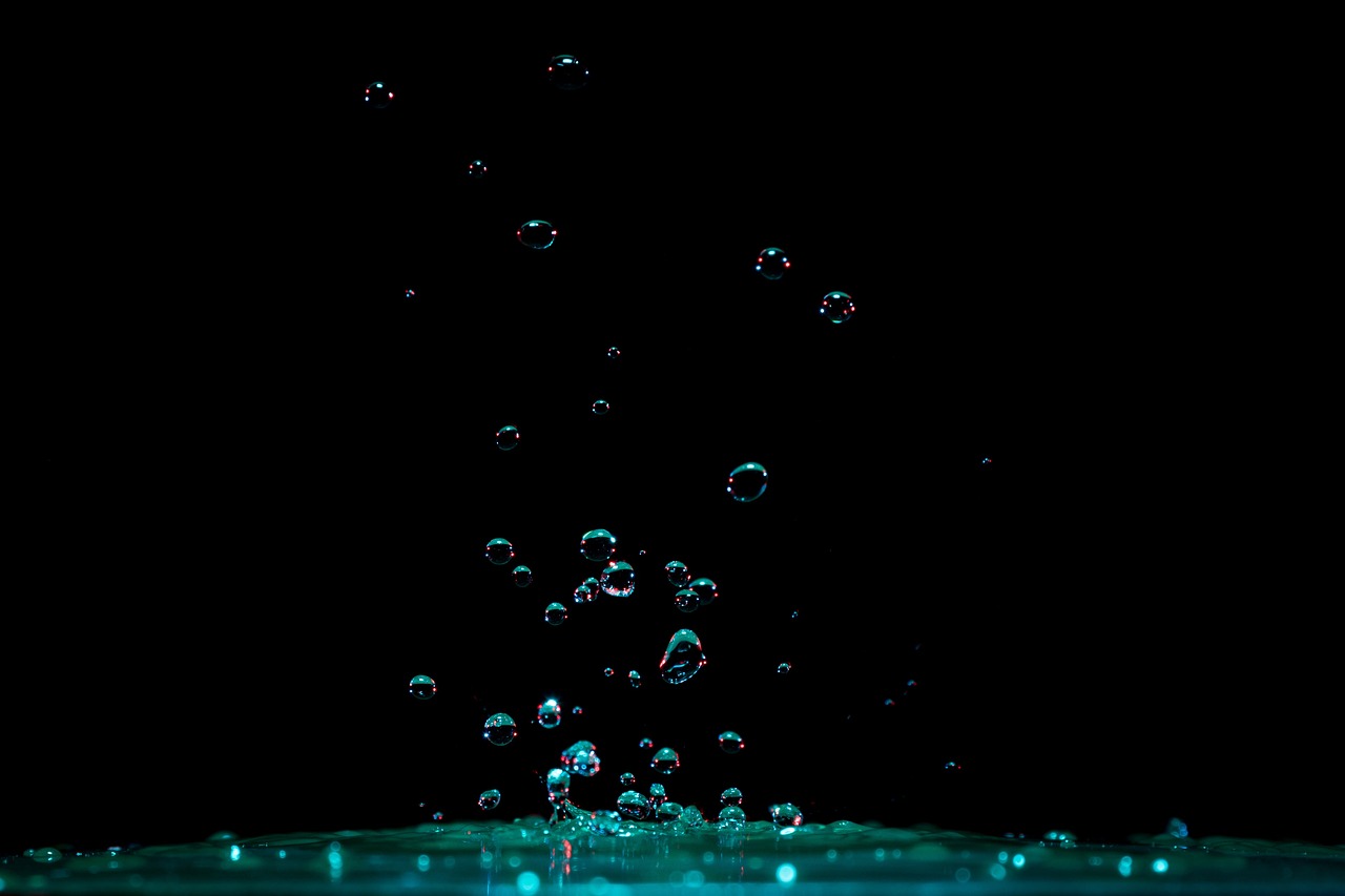 Water, drops, to dance — Clueless Unpacked: Why We Still Love Cher & Co.