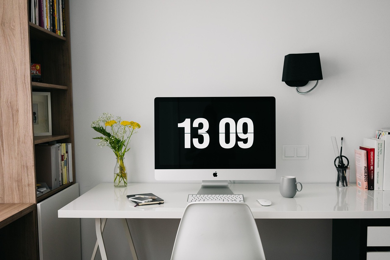Home, office, workspace — The Key Elements of a Good Resume