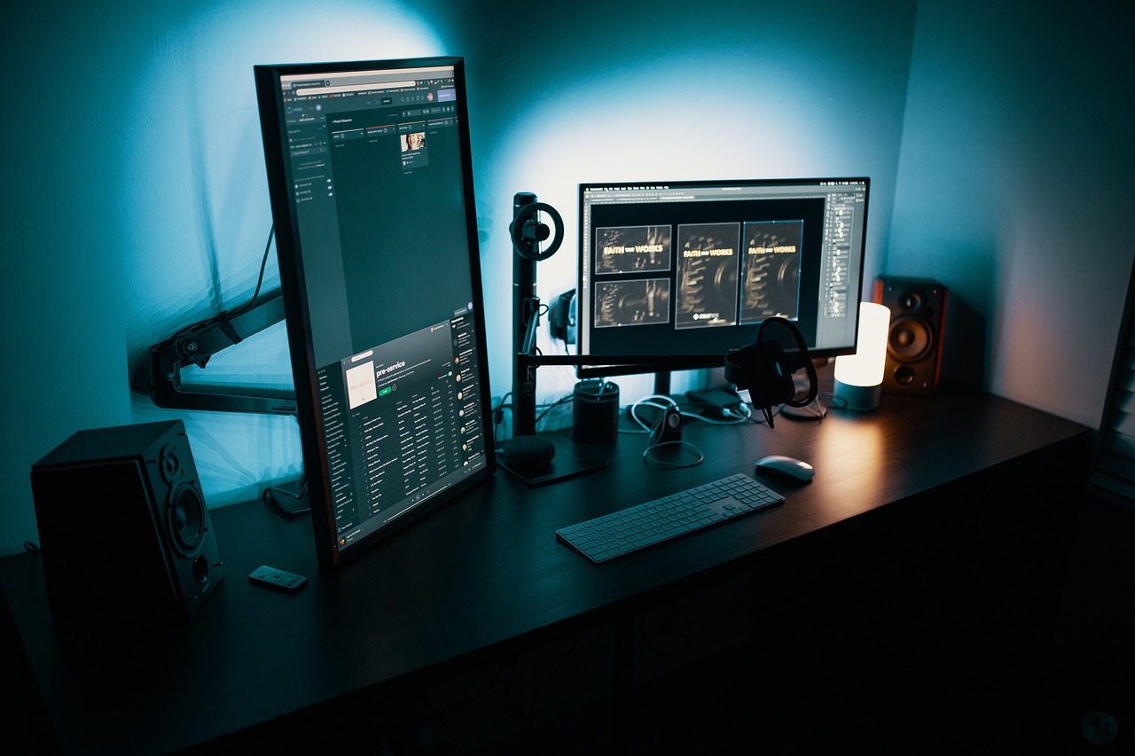 Desktop, computer, work space — The negative & positive aspects of SSD-powered VPS hosting