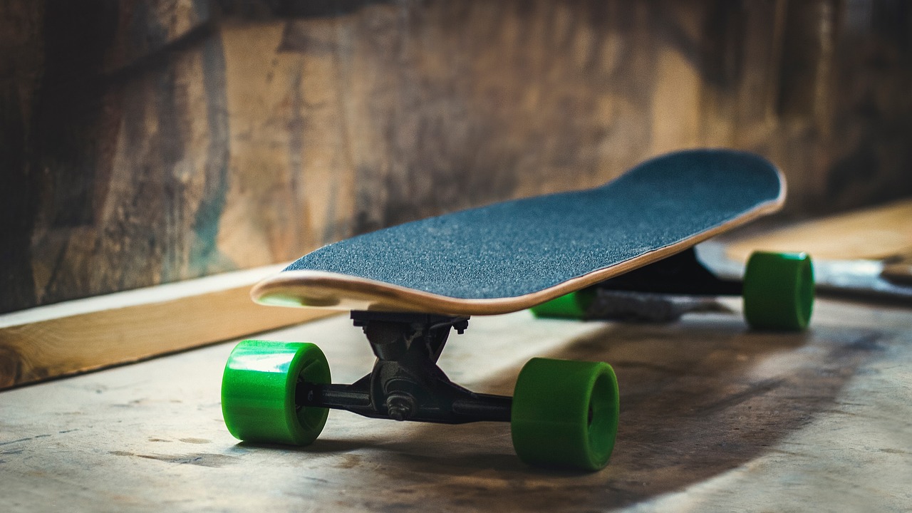 Skateboard, games, sports — What are the benefits of playing at online casinos?