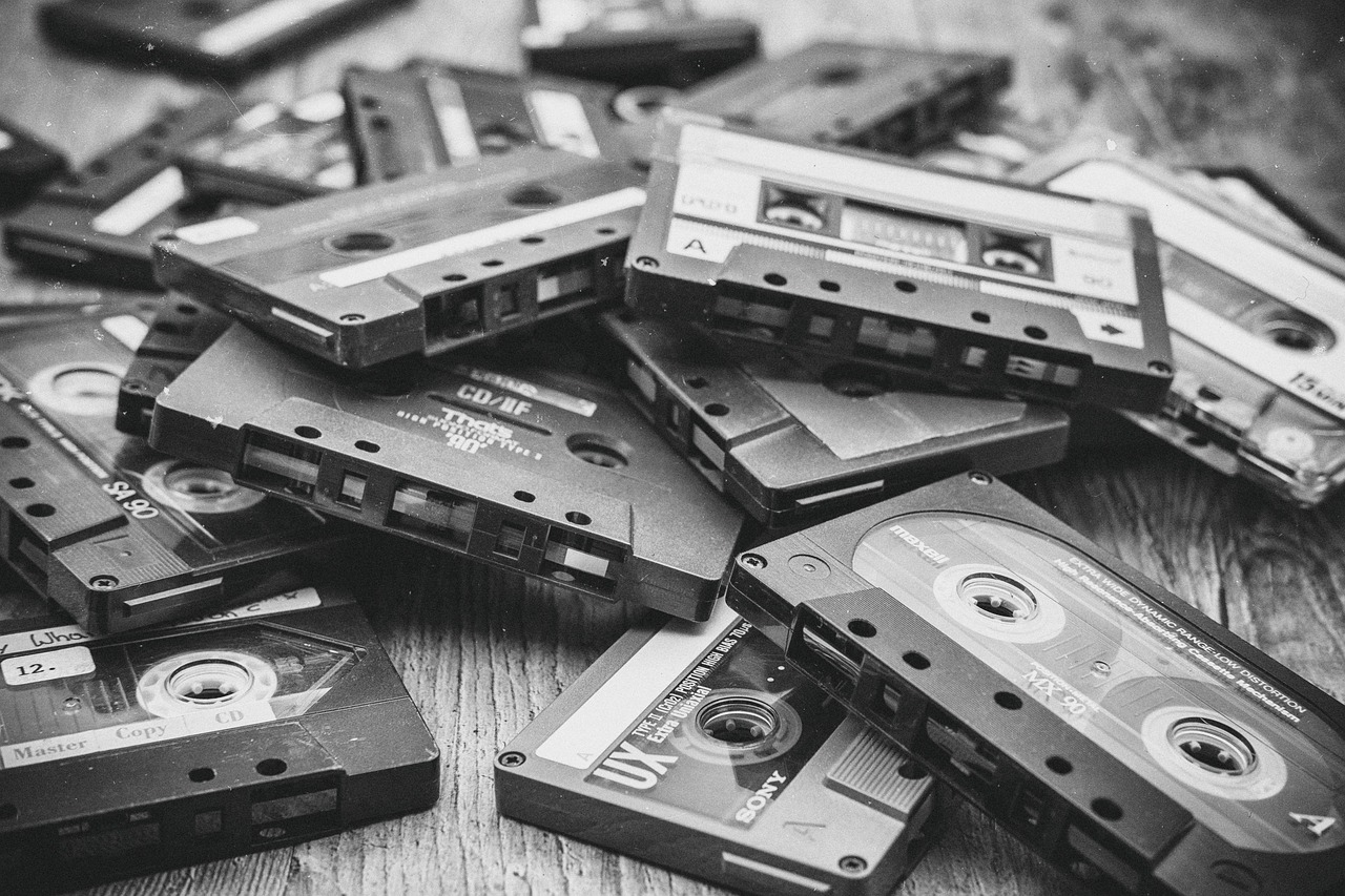 Cassettes, collection, audio — What is a smart factory and how it helps you?