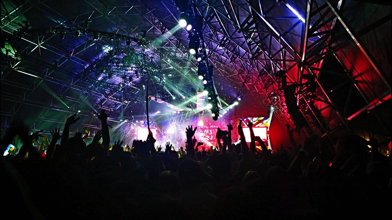 Audience, band, concert — Why go for Gambling at xgxbet.com?